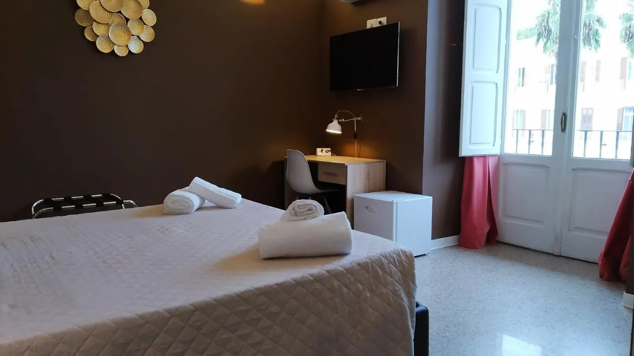 Cconforthotels R&B Central Rooms Bari 0*,  Itália